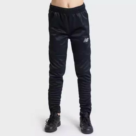 New Balance spodnie dziecięce EJP9040BK